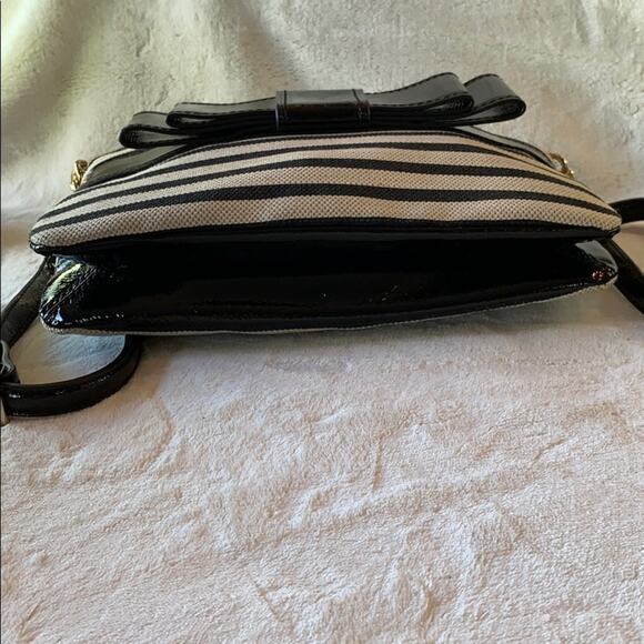 Kate Spade Alice Court Celina Black Cream Stripe Patent Leather Crossbody Bag - Picture 9 of 9